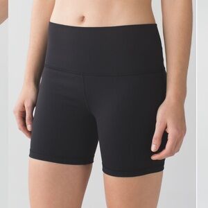 Lululemon Groove shorts Reversible 5"